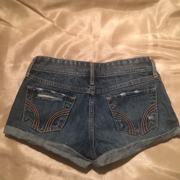 Hollister Short-Short Low Rise Shorts - Picture 3 of 4